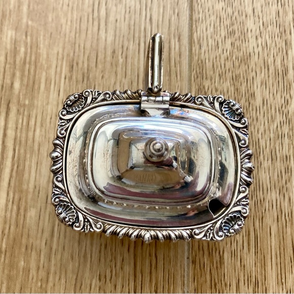 BIRKS Mustard Pot  "Regency Plate" Gorgeous Hinge Lidded Silver Mustard Pot - Picture 5 of 7